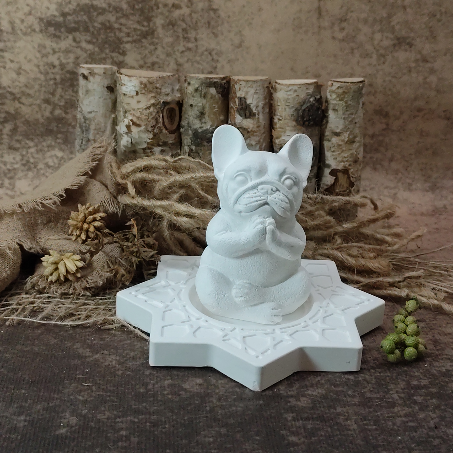 Buldog zen gesloten handen